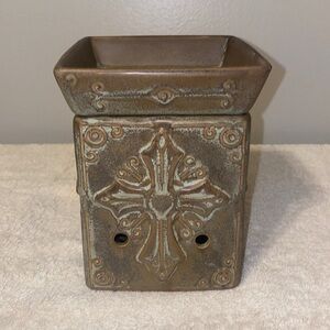 Used Scentsy Hope-Cross Full Size Electric Warmer / Includes Bulb